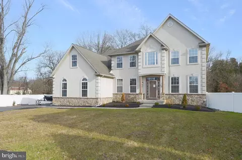 246 Sickle Ln, Deptford, NJ 08096