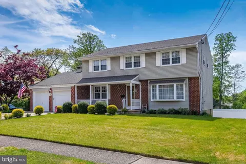 1 Lauderdale Rd, West Deptford, NJ 08096