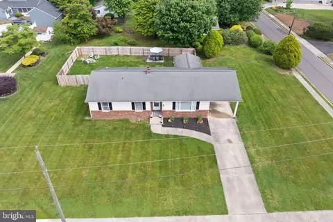 75 Memorial Ave, Gibbstown, NJ 08027