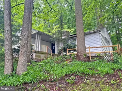 818 Park Ave, Woodbury Heights, NJ 08097