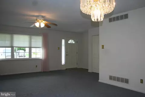 Living - 447 Country Way, Mickleton, NJ 08056 photo 5 of 6