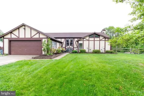 5 Densten Ct, Sewell, NJ 08080