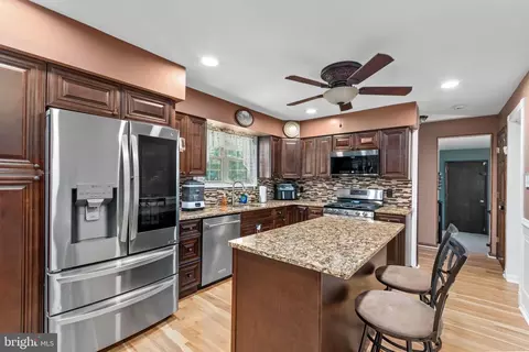 1760 Adams Ct, Blackwood, NJ 08012