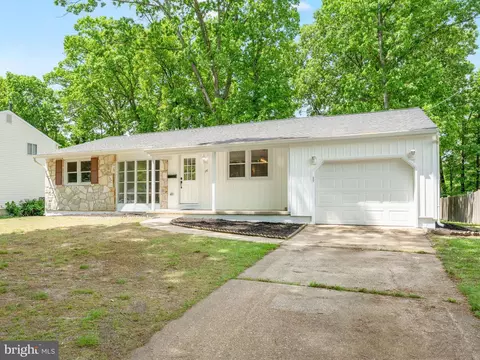 26 White Birch Rd, Turnersville, NJ 08012
