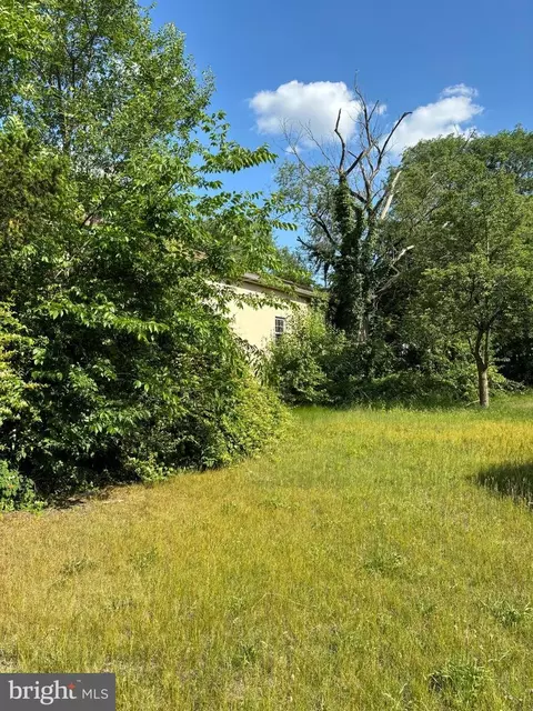 12 W Madison St, Paulsboro, NJ 08066