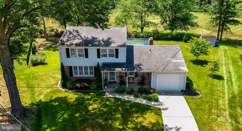217 Westwood Ct, West Deptford, NJ 08096