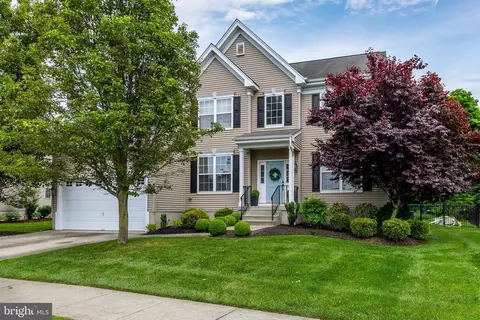 624 Bainbridge Dr, Mullica Hill, NJ 08062
