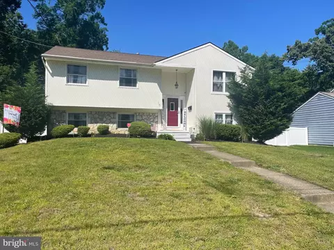 16 White Birch Rd, Blackwood, NJ 08012