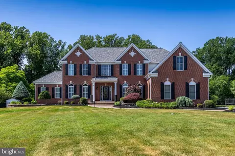 15 Valley Ln, Mullica Hill, NJ 08062