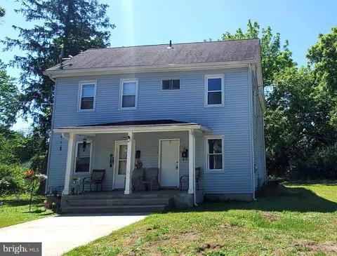 134 W Howard St, Clayton, NJ 08312