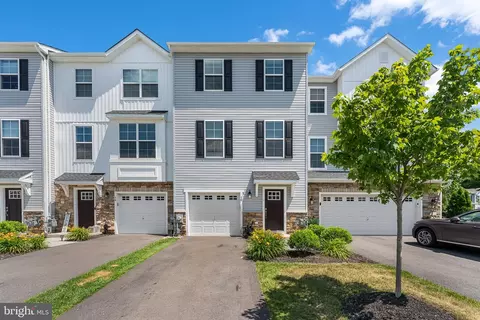 10 Sanctuary Pl, West Deptford, NJ 08086