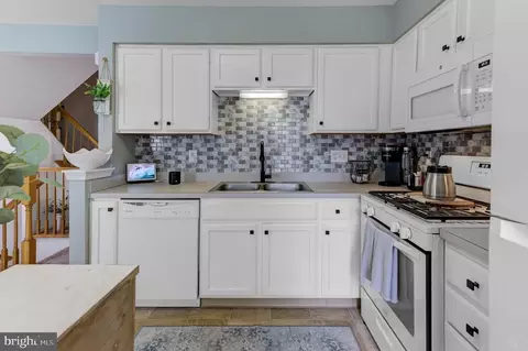 Kitchen - 854 Ames Rd, Williamstown, NJ 08094 photo 1 of 2