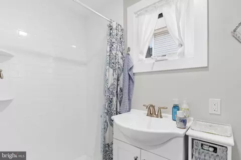 Bath - 118 Pitman Ave, Pitman, NJ 08071 photo 1 of 3