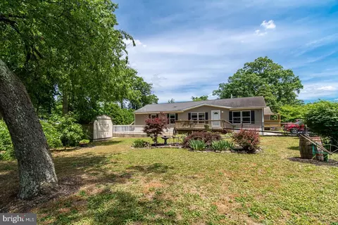 656 Woodside Dr, Mullica Hill, NJ 08062