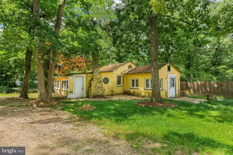 102 Holly Rd, Clayton, NJ 08312