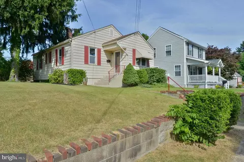 827 Lincoln Ave, Pitman, NJ 08071