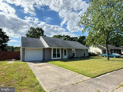 613 Cobblestone Rd, Williamstown, NJ 08094