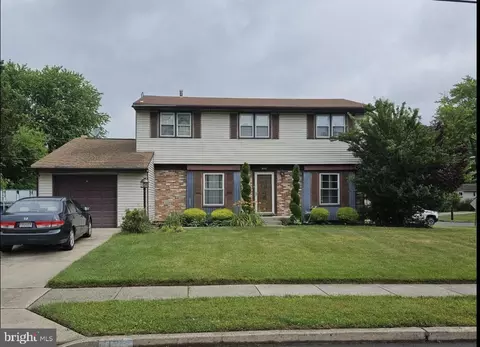102 Forrest Dr, Blackwood, NJ 08012
