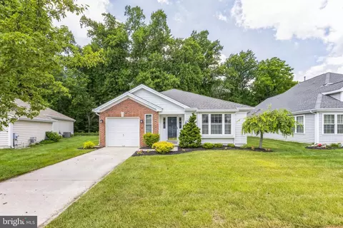 40 Nature Ln, Sewell, NJ 08080