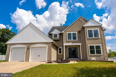 47 Hollybrook Dr, Sewell, NJ 08080
