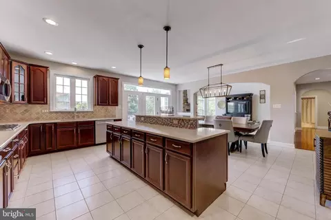 Kitchen - 811 Castleton Dr, Mickleton, NJ 08056 photo 3 of 4