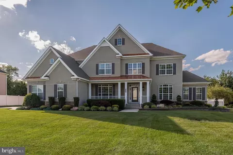 Exterior - 811 Castleton Dr, Mickleton, NJ 08056 photo 1 of 4