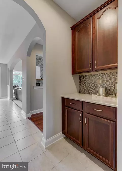 Entry Way - 811 Castleton Dr, Mickleton, NJ 08056 photo 5 of 7