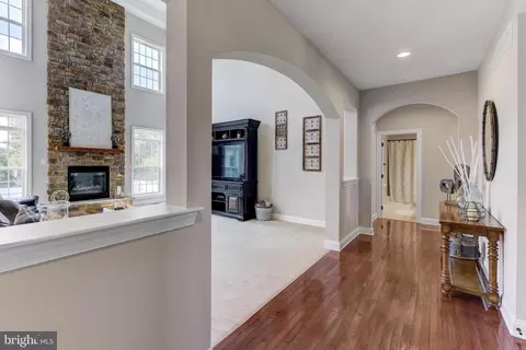 Entry Way - 811 Castleton Dr, Mickleton, NJ 08056 photo 4 of 7
