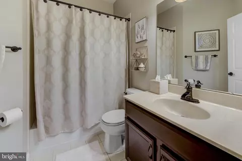 Bath - 811 Castleton Dr, Mickleton, NJ 08056 photo 1 of 6