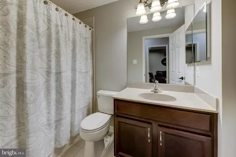 Bath - 811 Castleton Dr, Mickleton, NJ 08056 photo 6 of 6