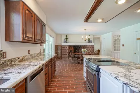 Kitchen - 509 Sharp Dr, Mickleton, NJ 08056 photo 5 of 5