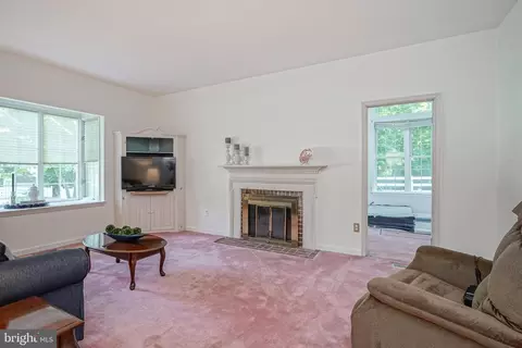 Living - 509 Sharp Dr, Mickleton, NJ 08056 photo 3 of 6