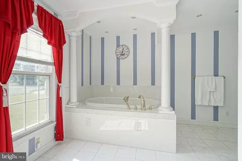 Bath - 509 Sharp Dr, Mickleton, NJ 08056 photo 4 of 7