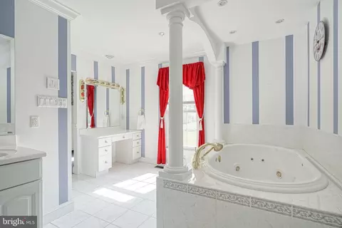 Bath - 509 Sharp Dr, Mickleton, NJ 08056 photo 6 of 7