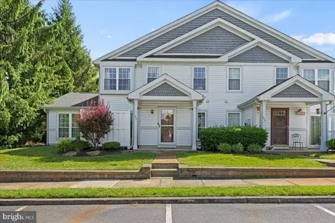566 Steeplechase Ct, Deptford, NJ 08096