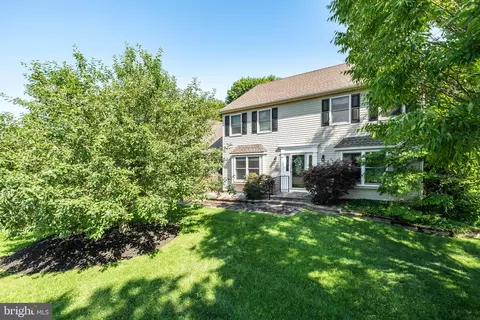 202 Meadowview Ct, Mullica Hill, NJ 08062