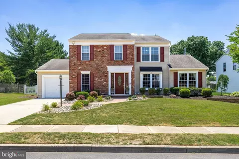 7 Pluto Dr, Sewell, NJ 08080