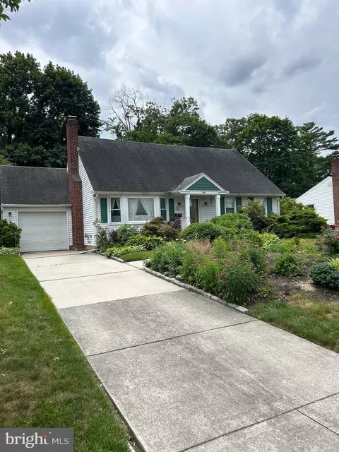 525 Crafton Ave, Pitman, NJ 08071