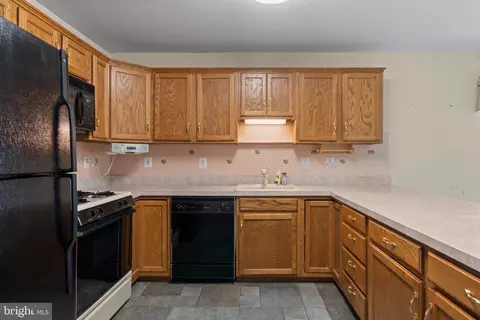 Kitchen - 400 Village Ct, Mickleton, NJ 08056 photo 1 of 3
