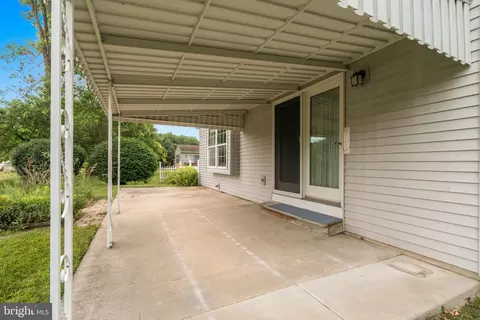 Exterior - 400 Village Ct, Mickleton, NJ 08056 photo 5 of 6