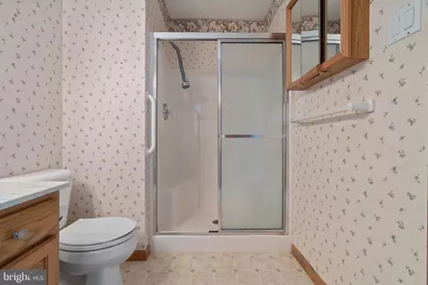 Bath - 400 Village Ct, Mickleton, NJ 08056 photo 3 of 3