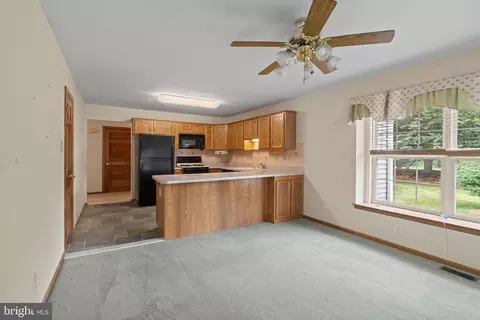 Living - 400 Village Ct, Mickleton, NJ 08056 photo 6 of 6