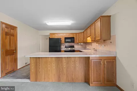 Kitchen - 400 Village Ct, Mickleton, NJ 08056 photo 2 of 3