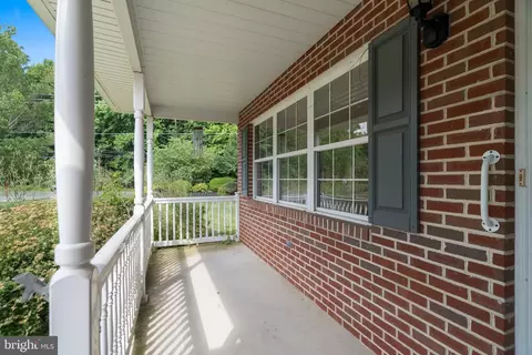 Exterior - 400 Village Ct, Mickleton, NJ 08056 photo 3 of 6