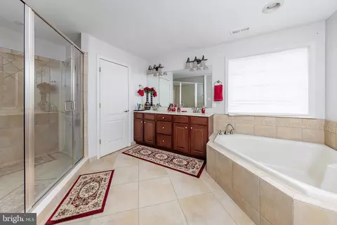 Entry Way - 8 Curtmantle Rd, Mickleton, NJ 08056 photo 3 of 5