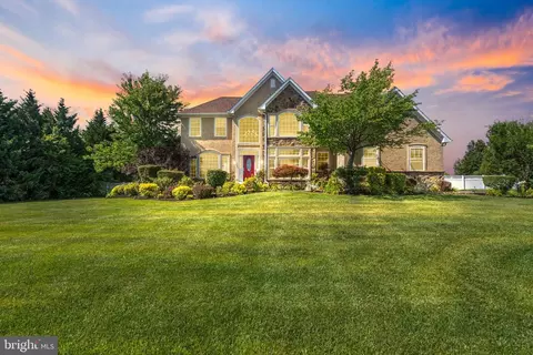 1005 Hewes Dr, Mullica Hill, NJ 08062