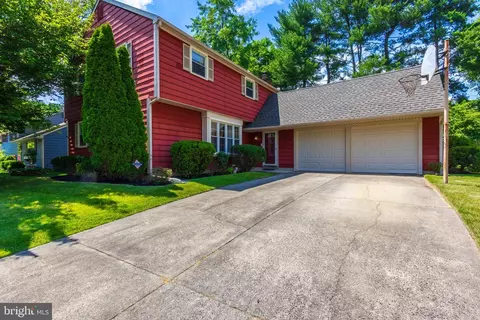 47 Cricket Ln, Turnersville, NJ 08012