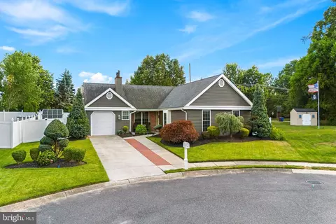 16 Sherry Pl, Swedesboro, NJ 08085