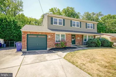 364 Ivy Dr, Woodbury Heights, NJ 08097