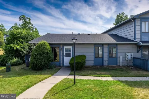 65 Cedarwood Ct, West Deptford, NJ 08066